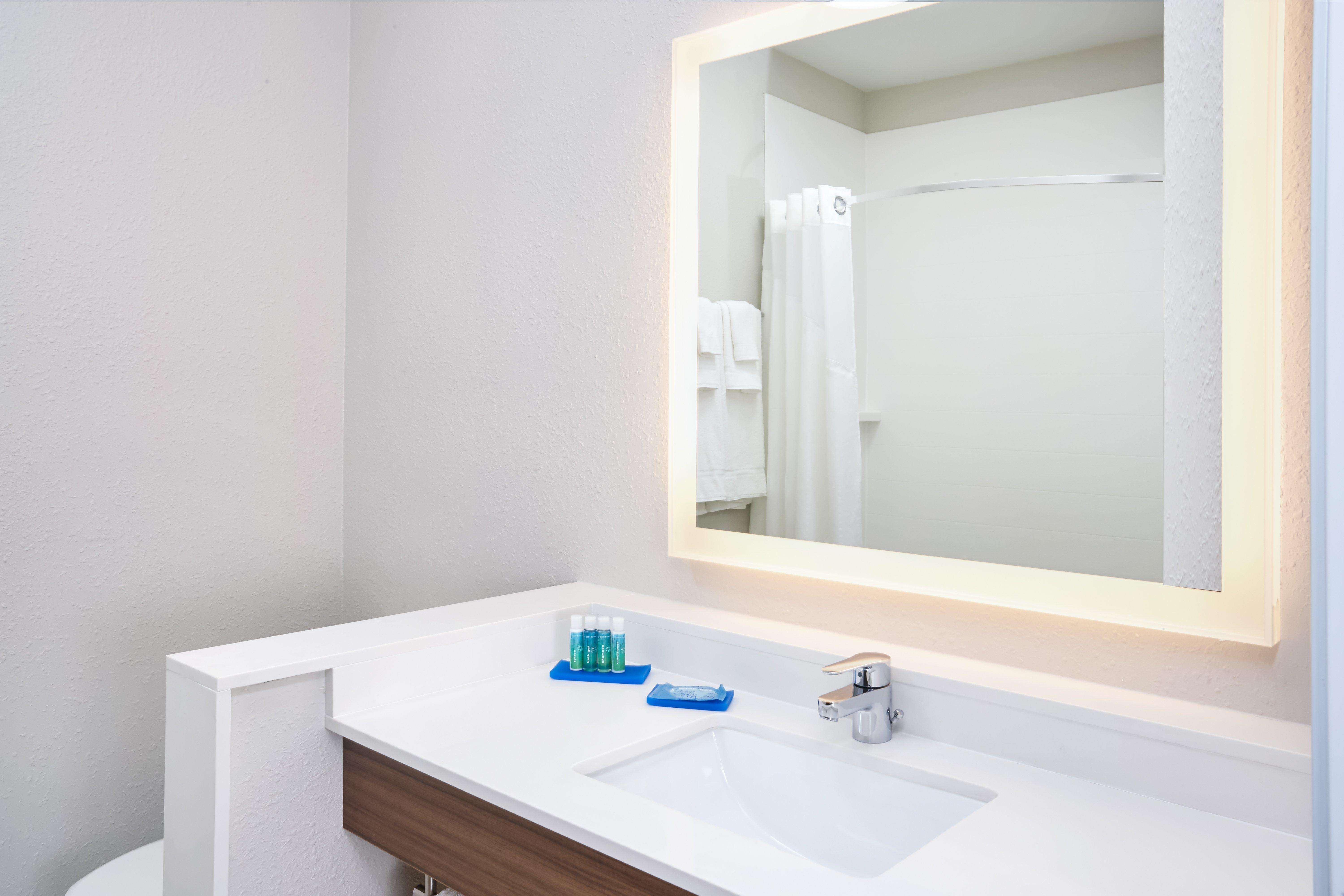 Holiday Inn Express & Suites Chicago North Shore - Niles By Ihg מראה חיצוני תמונה