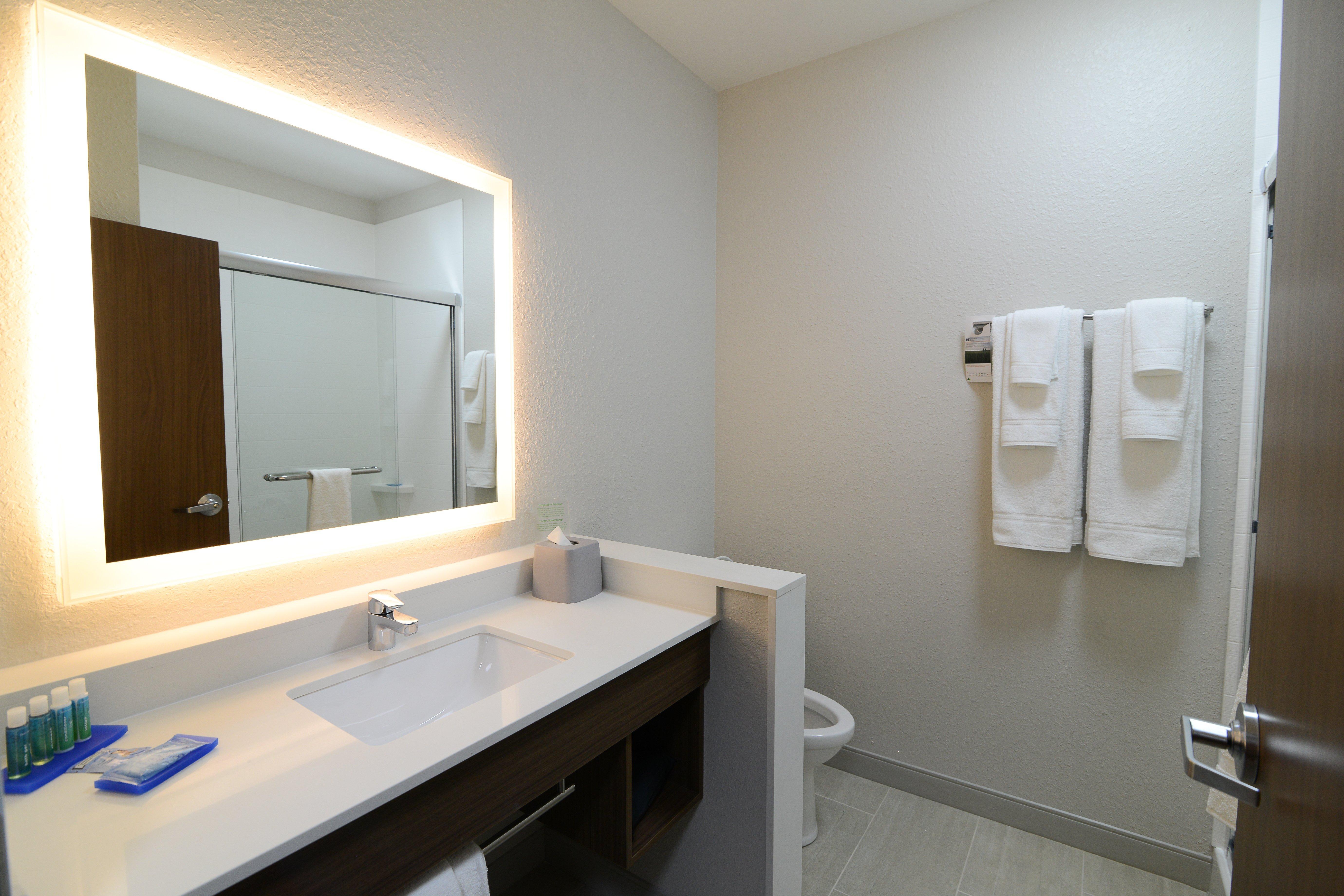 Holiday Inn Express & Suites Chicago North Shore - Niles By Ihg מראה חיצוני תמונה