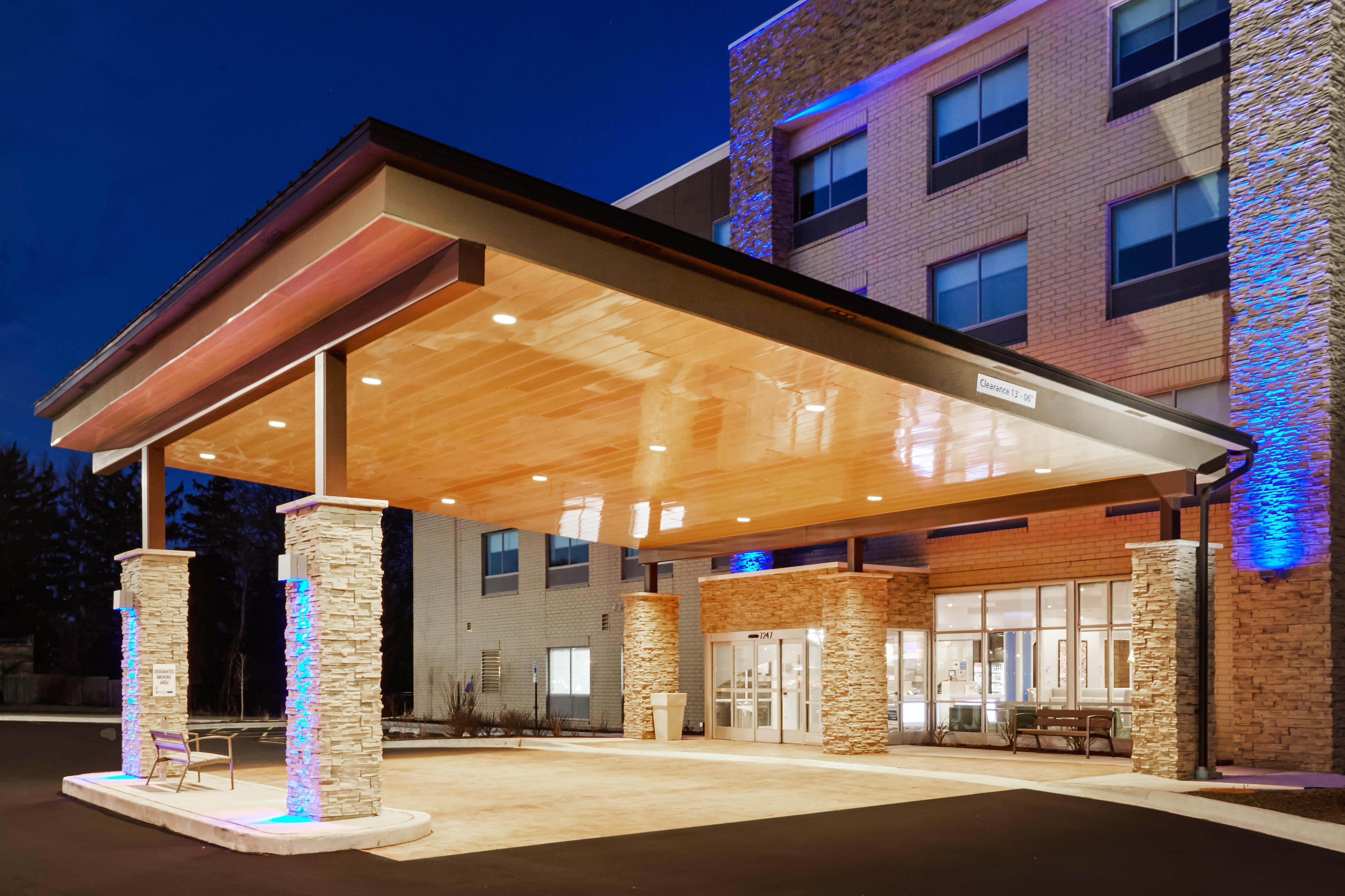 Holiday Inn Express & Suites Chicago North Shore - Niles By Ihg מראה חיצוני תמונה