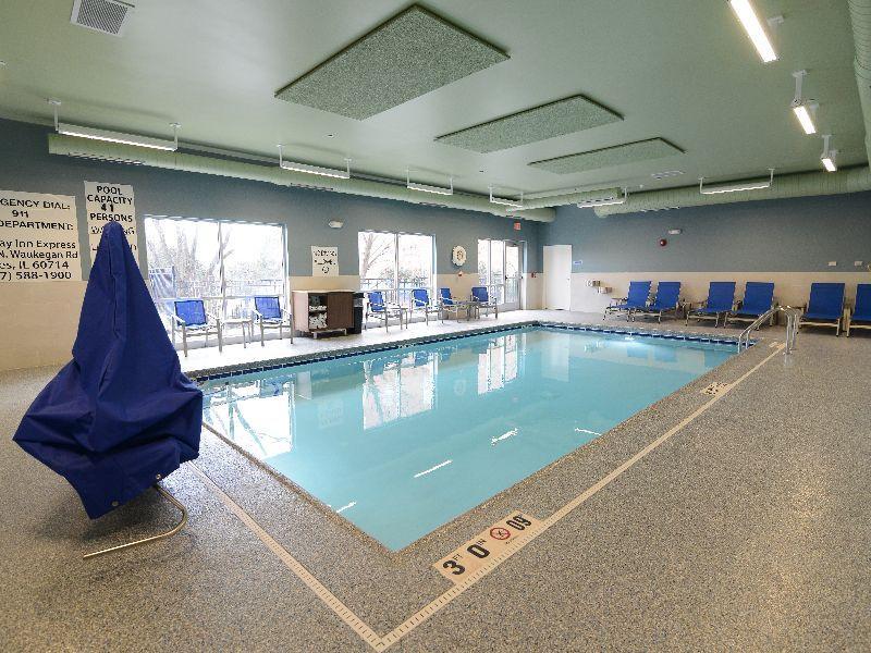 Holiday Inn Express & Suites Chicago North Shore - Niles By Ihg מראה חיצוני תמונה