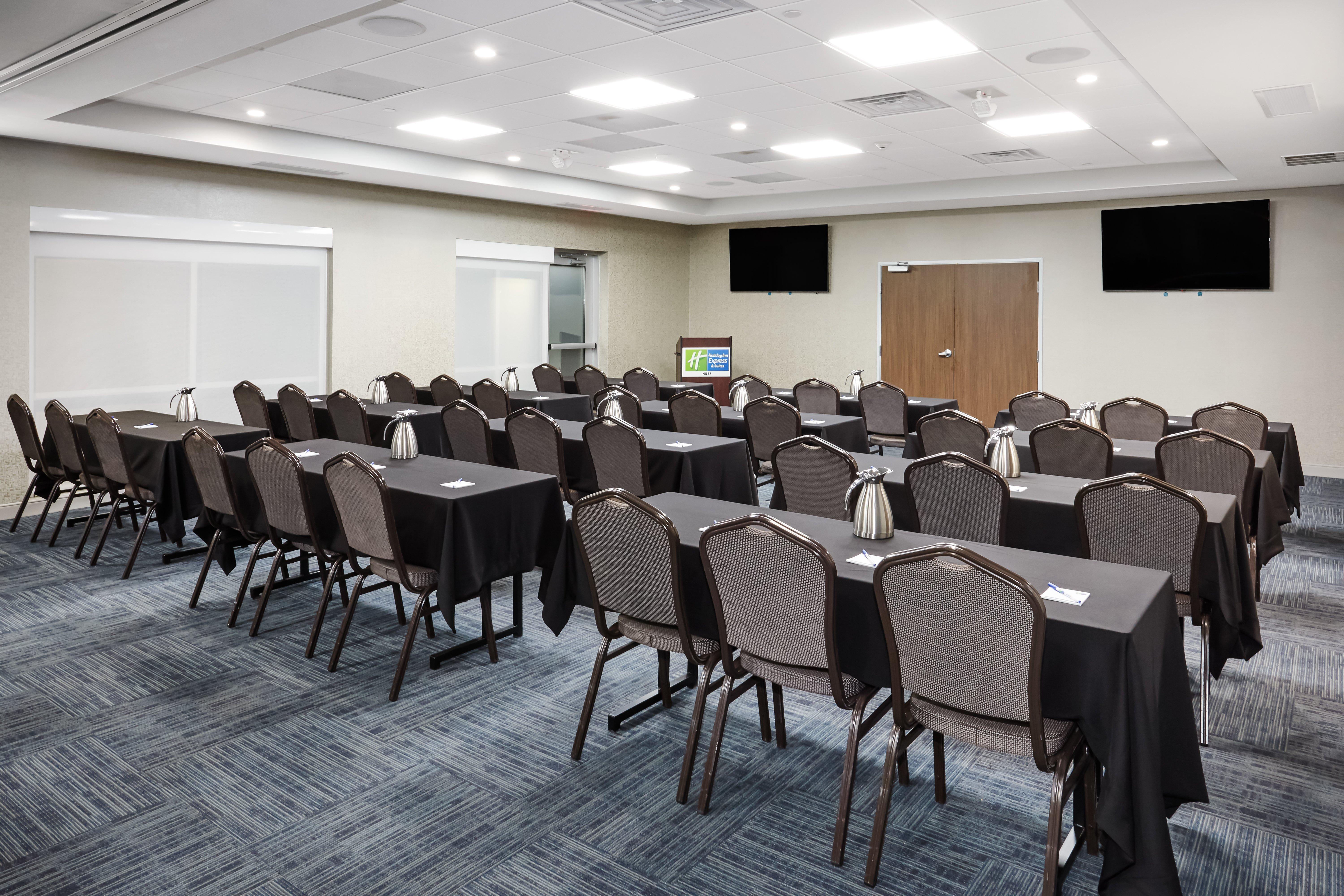 Holiday Inn Express & Suites Chicago North Shore - Niles By Ihg מראה חיצוני תמונה