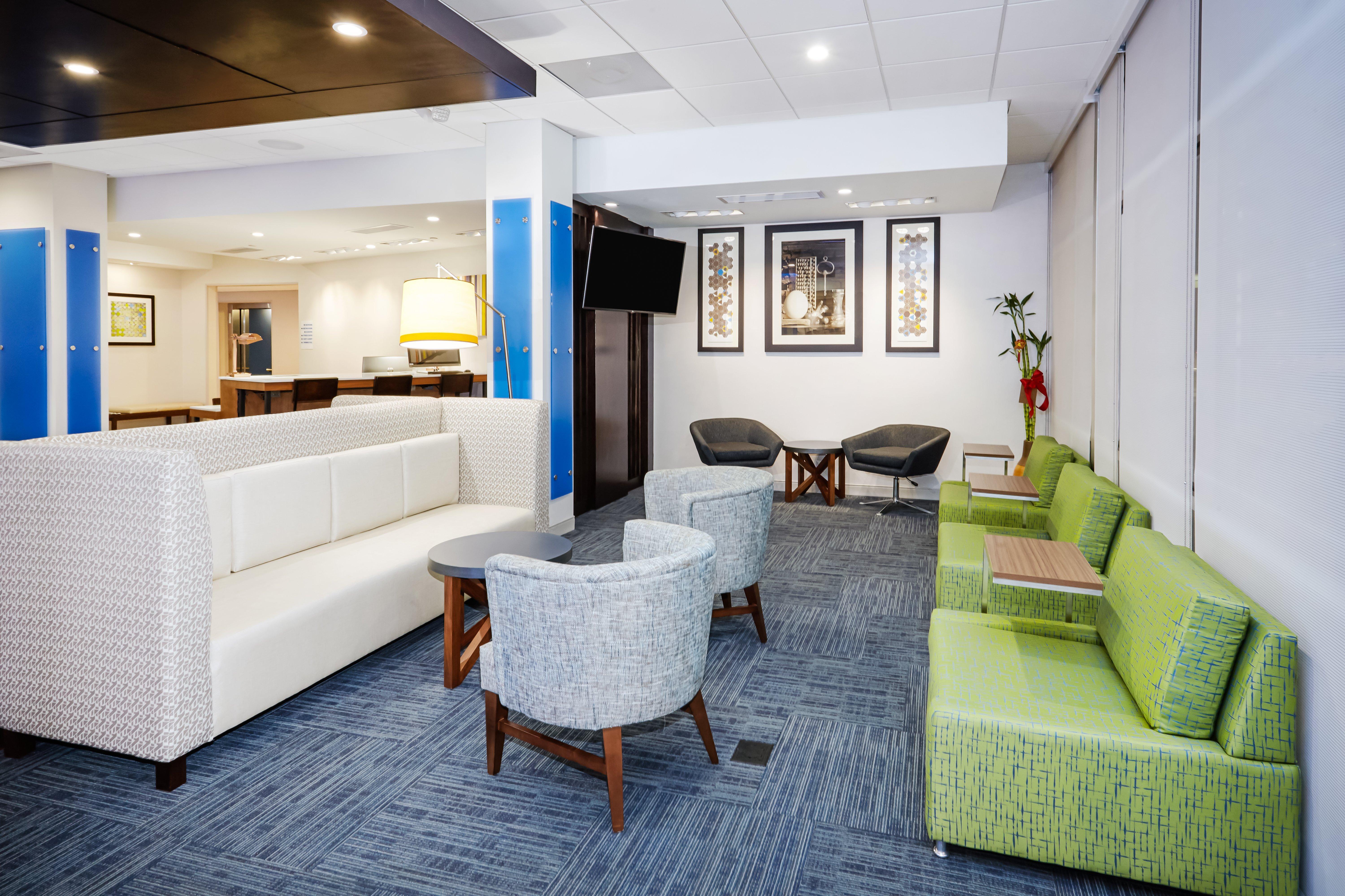Holiday Inn Express & Suites Chicago North Shore - Niles By Ihg מראה חיצוני תמונה