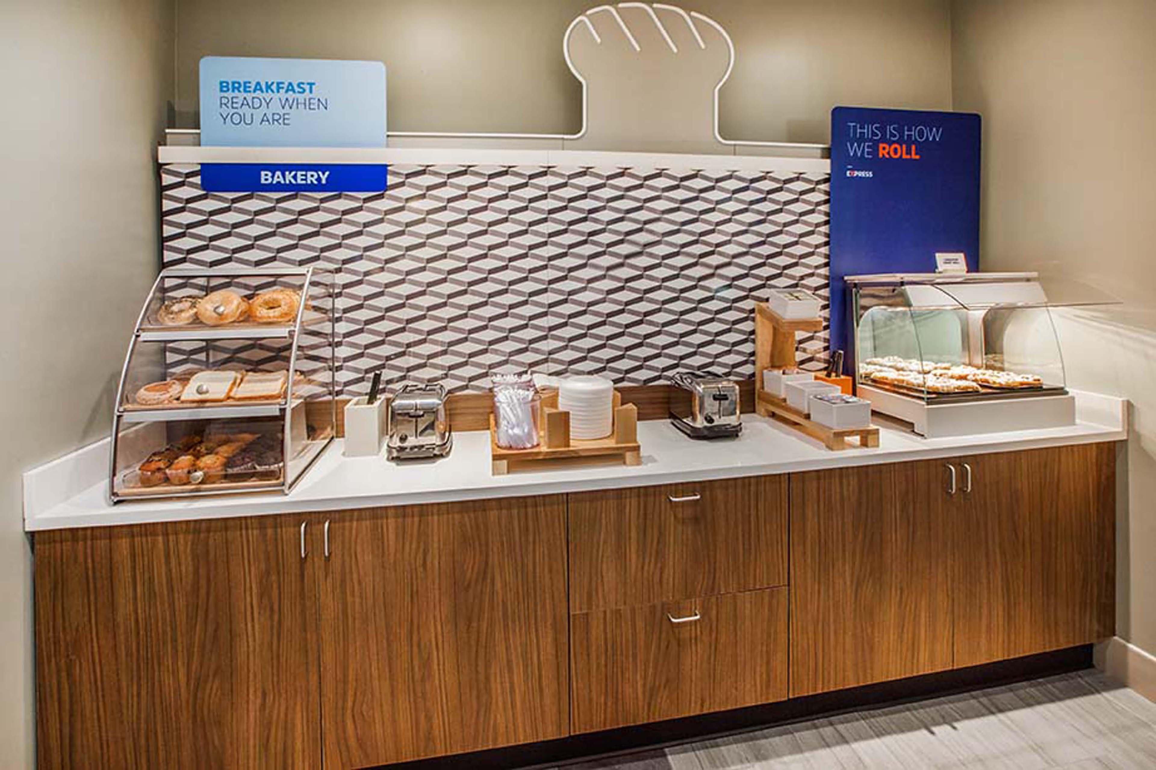 Holiday Inn Express & Suites Chicago North Shore - Niles By Ihg מראה חיצוני תמונה