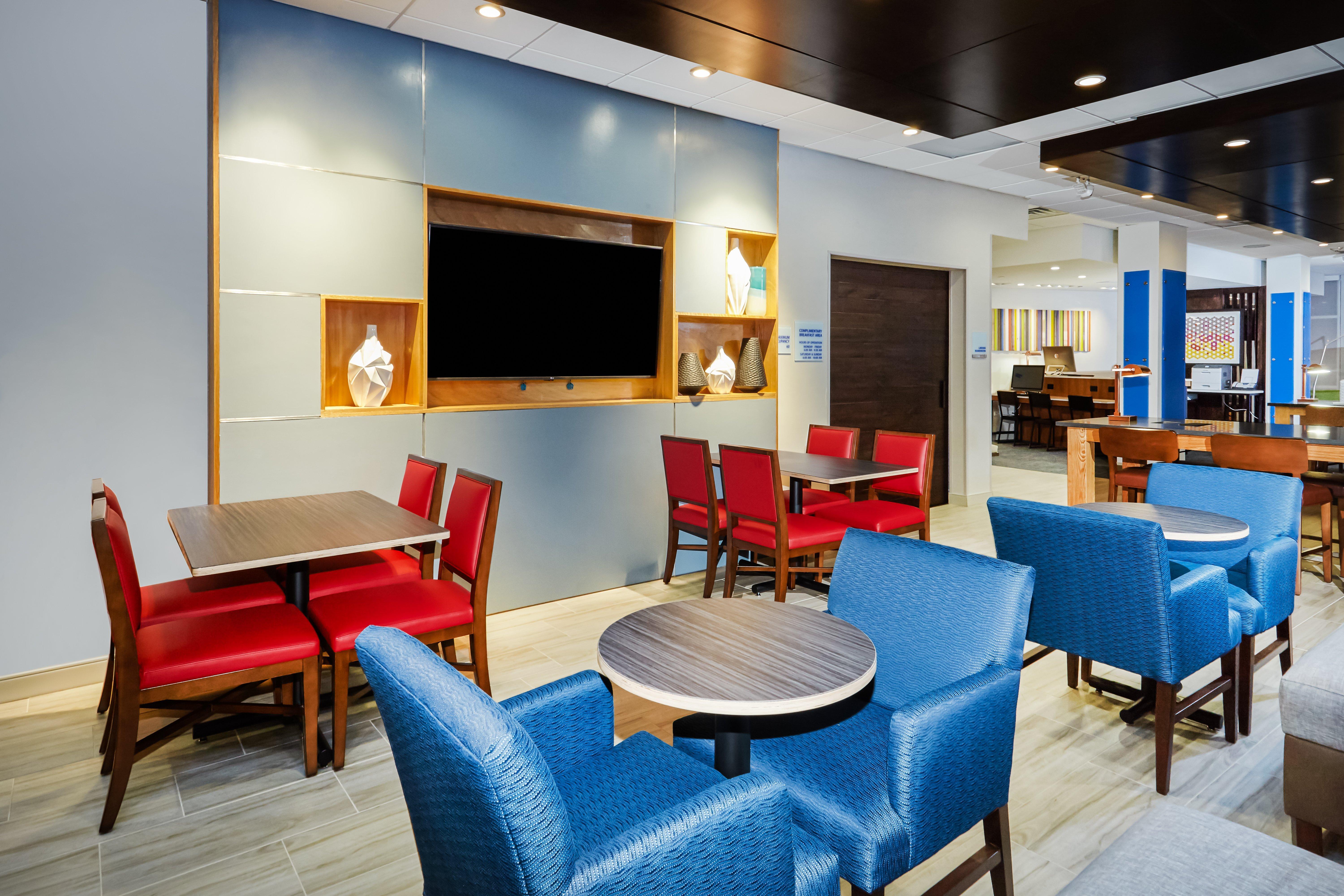Holiday Inn Express & Suites Chicago North Shore - Niles By Ihg מראה חיצוני תמונה