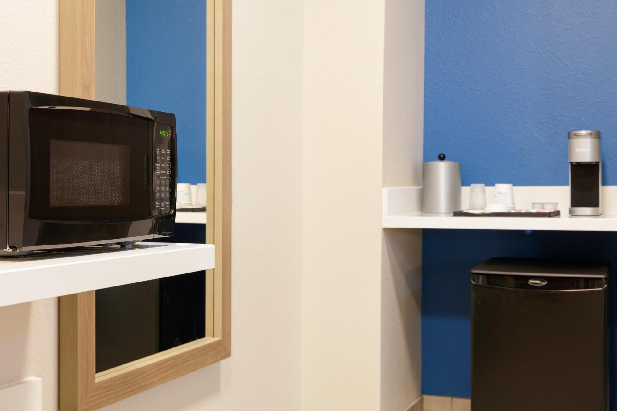 Holiday Inn Express & Suites Chicago North Shore - Niles By Ihg מראה חיצוני תמונה